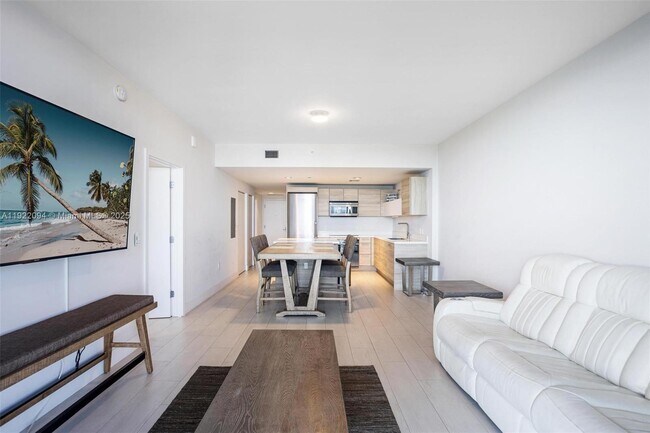 Building Photo - 16385 Biscayne Blvd