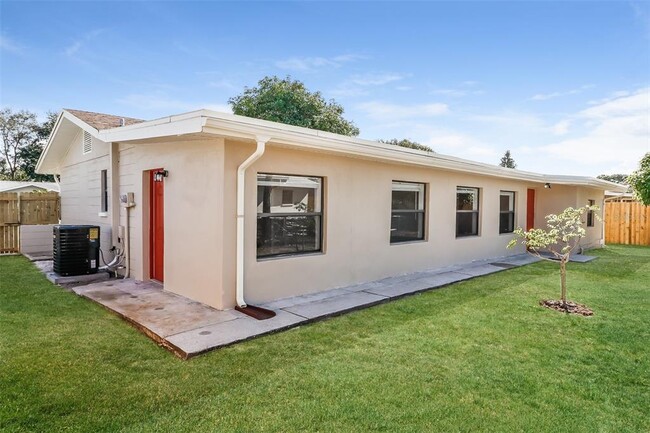 Building Photo - 9894 110th Ln N