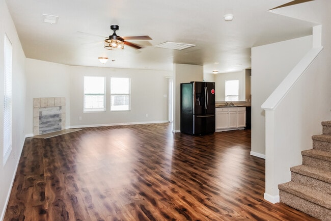 Building Photo - 293 Bermuda Lakes Dr