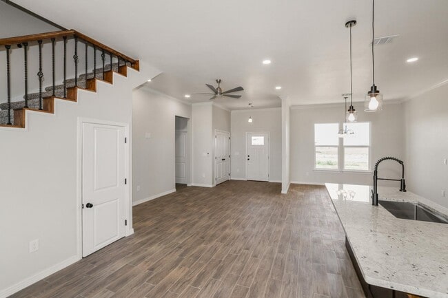 Building Photo - 17900 Lone Ranch Rd