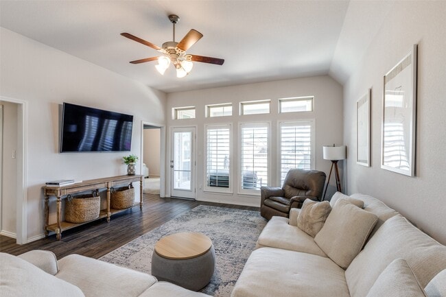 Building Photo - 226 N Bearkat Ct