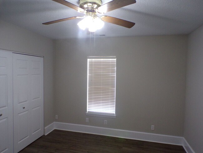 Building Photo - 1019 Furia Dr