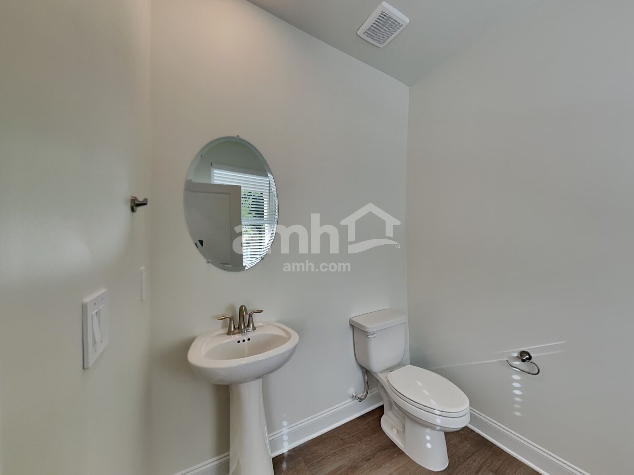 Building Photo - 3672 Creek View Cir