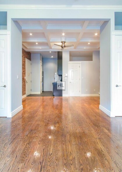 Building Photo - W 14TH ST.