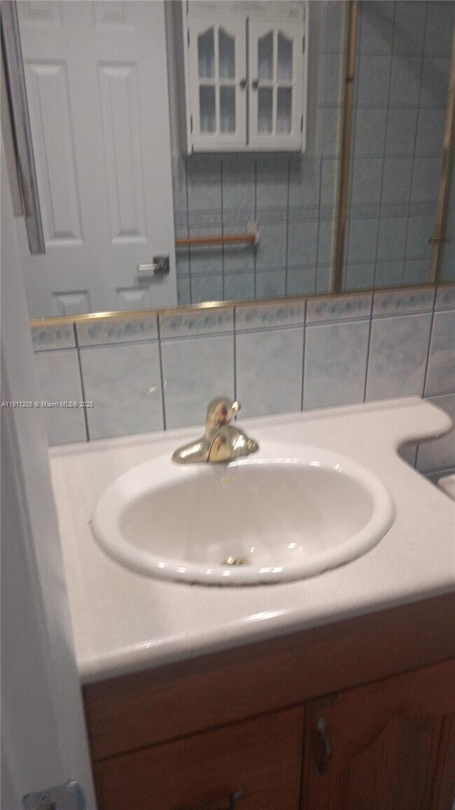 Building Photo - 4104 NW 88th Ave