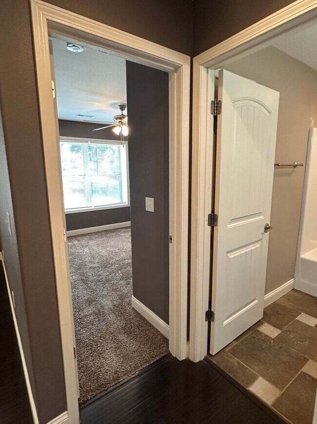 Building Photo - 4 Bed 2 Bath FOR RENT in Waynesville
