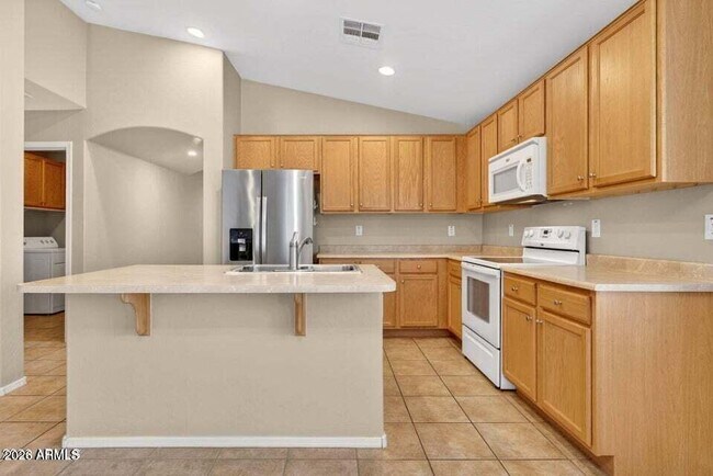 Building Photo - 42059 W Cheyenne Dr