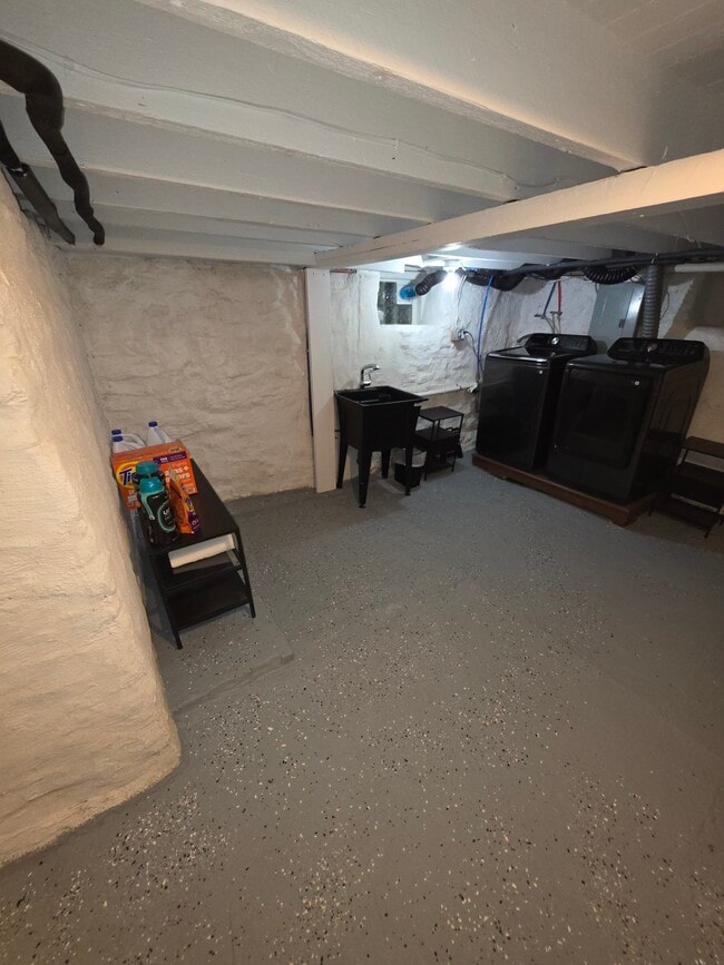 Building Photo - 811 Excelsior St