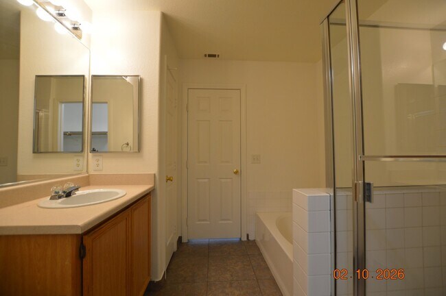 Building Photo - 9949 Shallot Ct