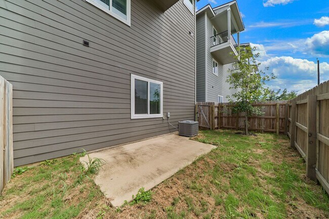 Building Photo - 3 Bedroom/3.5 Bath The Preserve At the Dom...