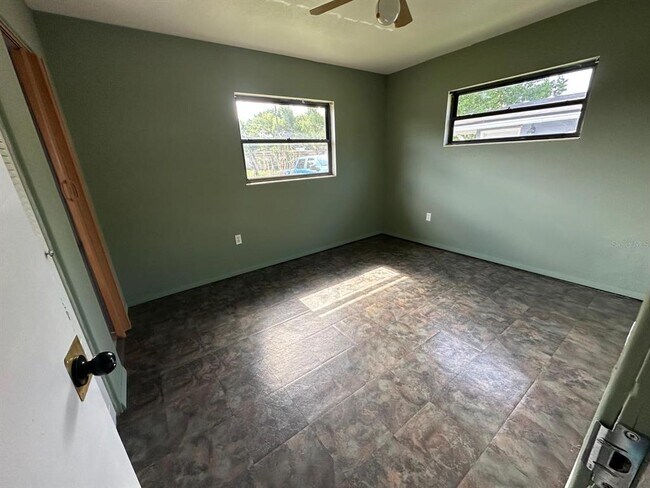 Building Photo - 1508 Mona Ave