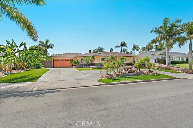 Building Photo - 3801 N Tunales Dr