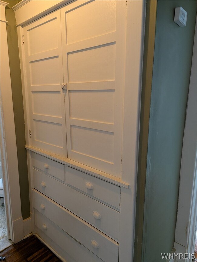 Building Photo - 5722 Buffalo Ave