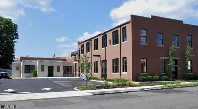 Building Photo - 988 Johnson Pl