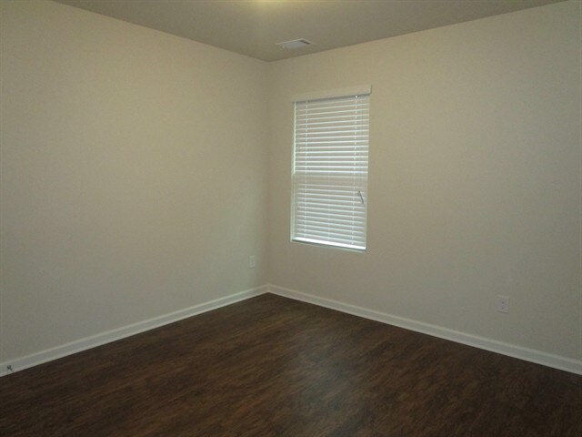 Building Photo - 4025 Clay Ct SE