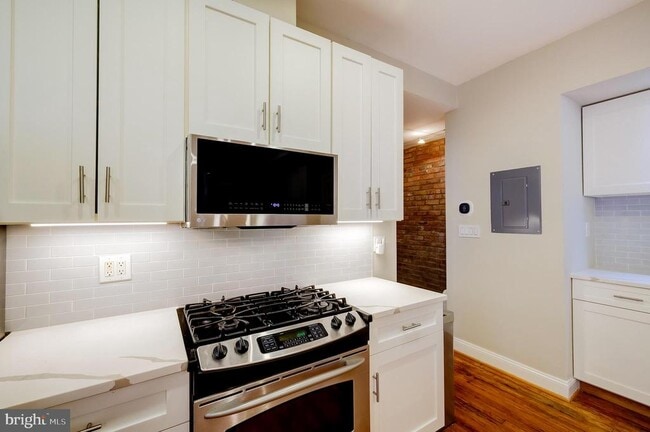 Building Photo - 1543 6th St NW