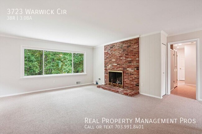Building Photo - 3723 Warwick Cir