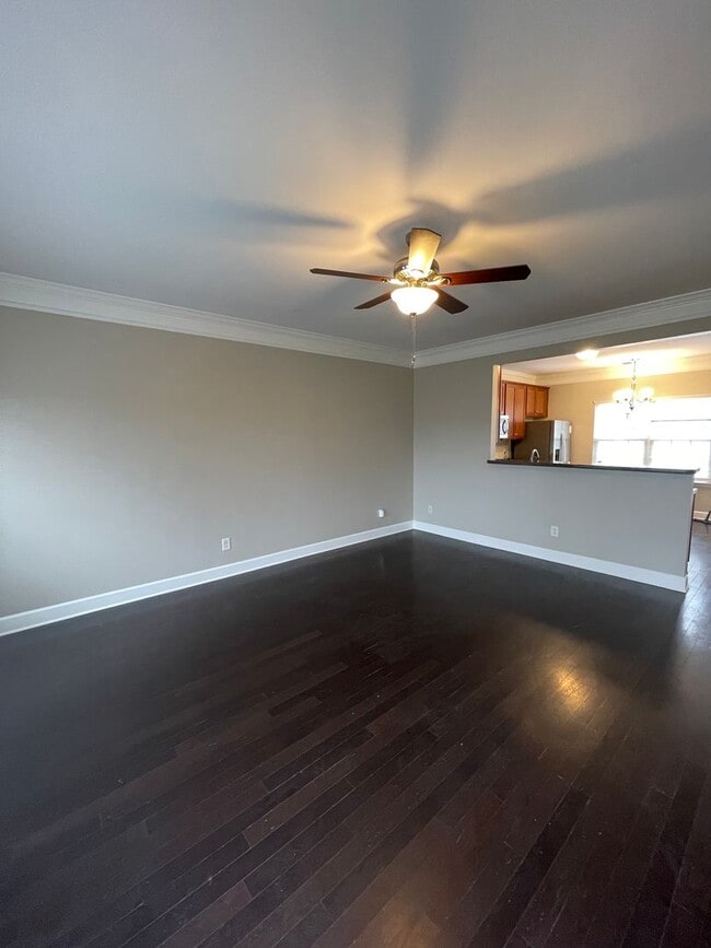 Building Photo - Lenox Village!