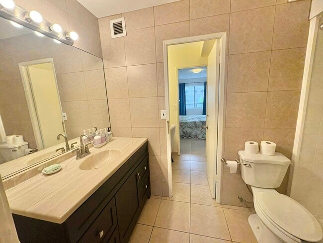 Building Photo - 1684 Ala Moana Blvd