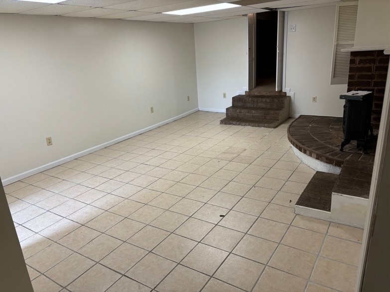 Building Photo - 106 Ruskin Dr