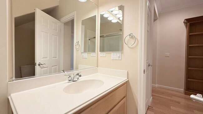 Building Photo - Beautiful 4BD/3BA, Two-Story Townhome in Alamo Creek, Danville- Available NOW!