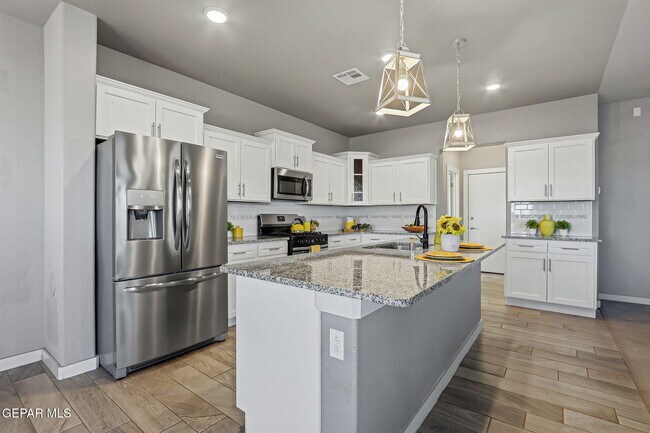 Building Photo - 3328 David Palacio Dr