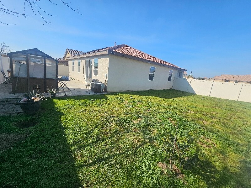 Building Photo - 1221 Chula Vista Ave