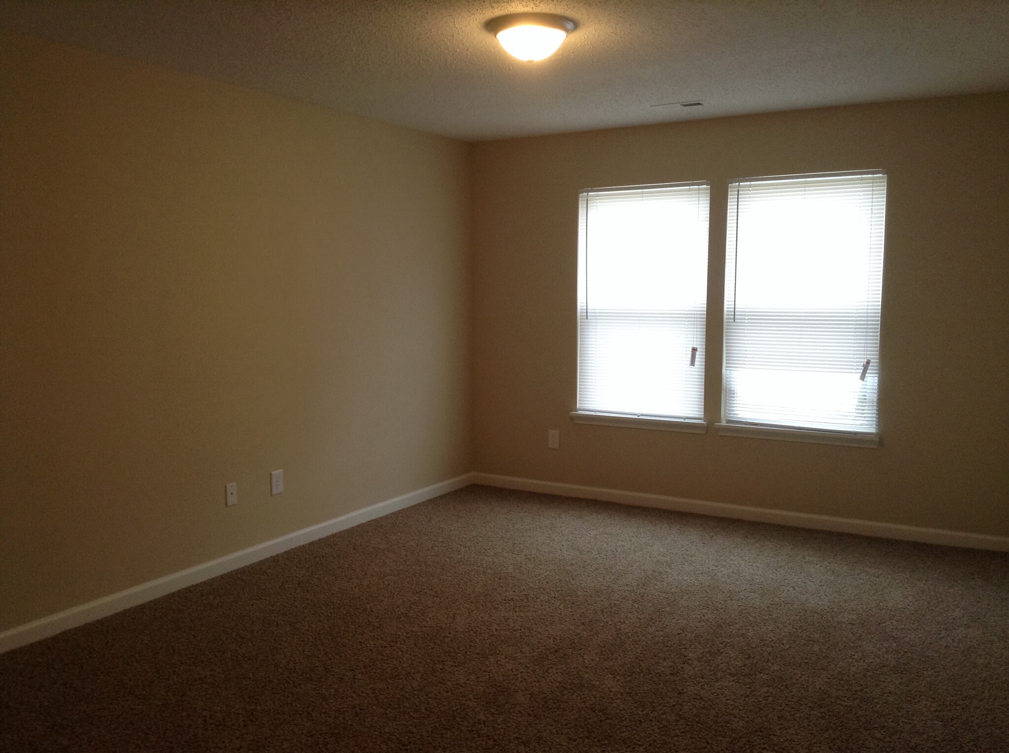 Building Photo - 8039 Red Barn Ct