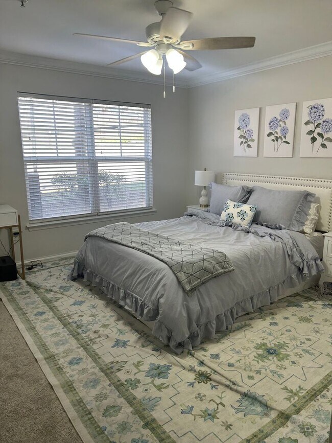 Building Photo - 01-102 Ball