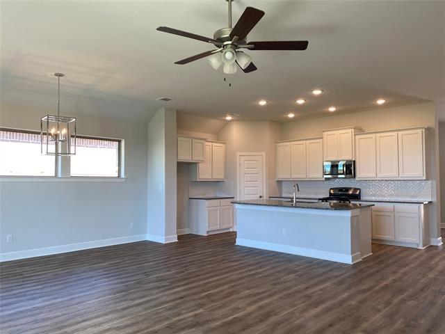 Building Photo - 2111 Clearwater Way