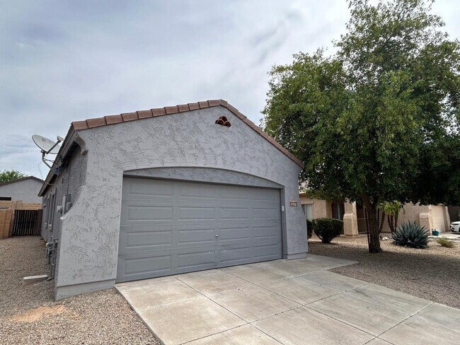 Building Photo - 17190 W Desert Ln
