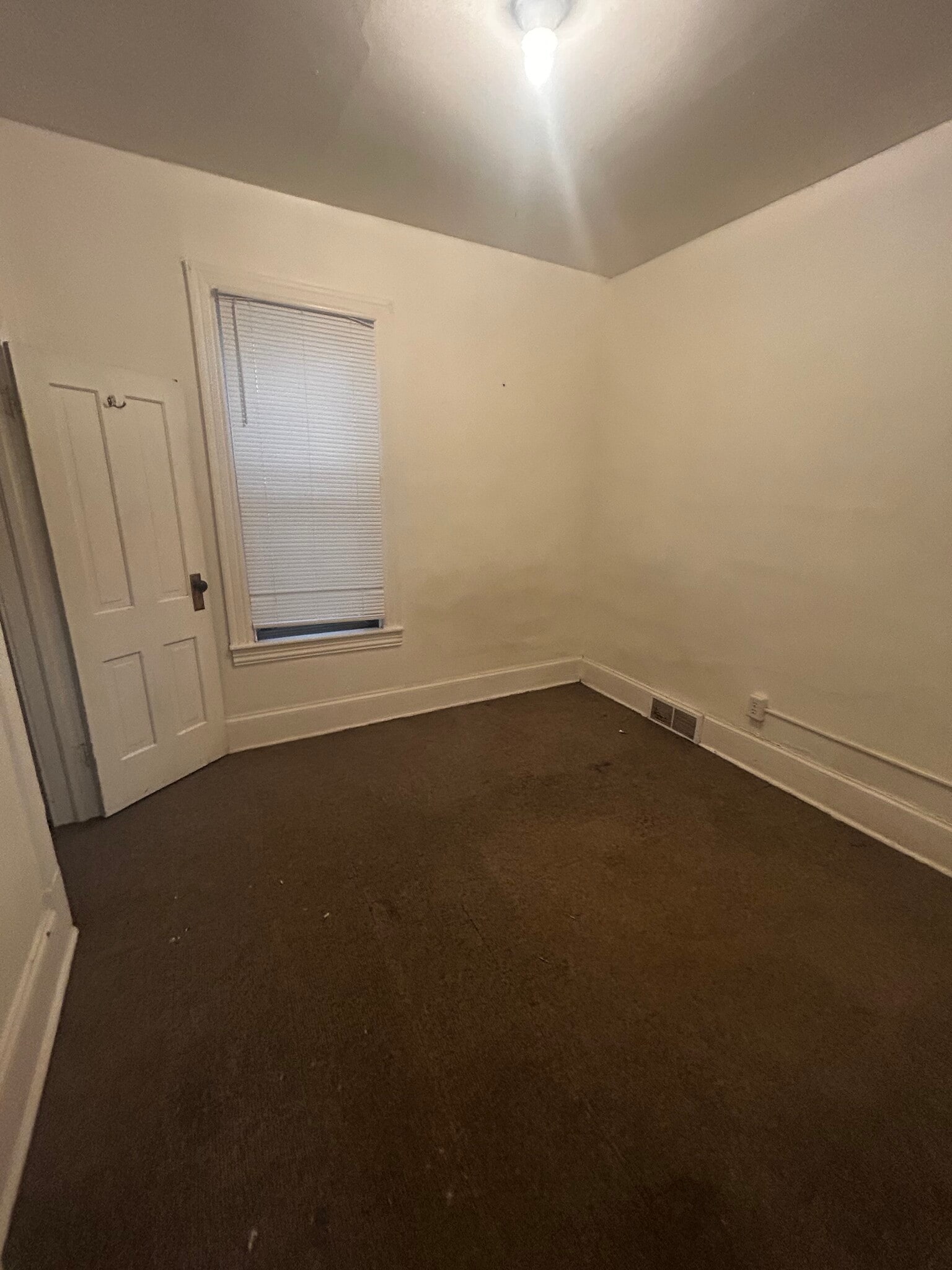 Bedroom - 622 Erie St SE