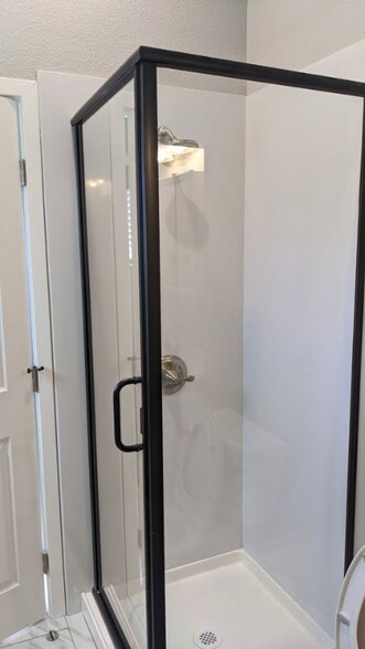 Building Photo - 3661 McKee Rd