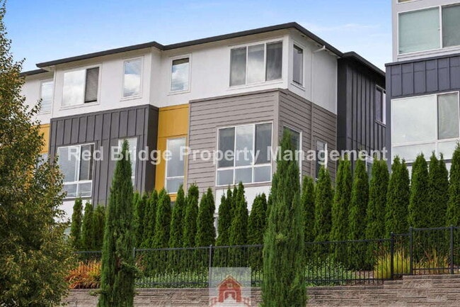 Building Photo - 17325 SW Goldcrest Ln