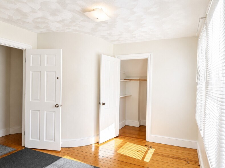 Building Photo - 148 De Pasquale Ave