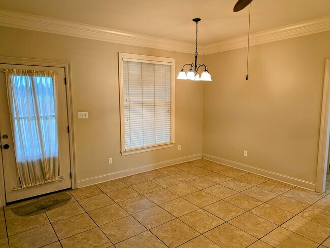 Building Photo - Home for You in Fairground Place!