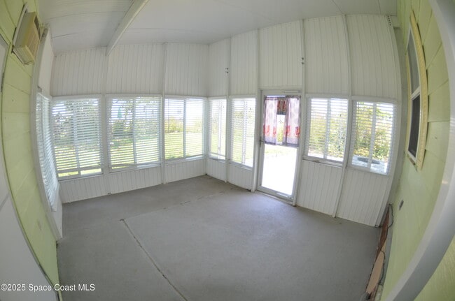 Building Photo - 1931 Coco Plum St NE