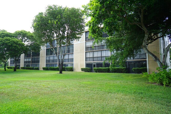 Building Photo - 7286 Huntington Ln