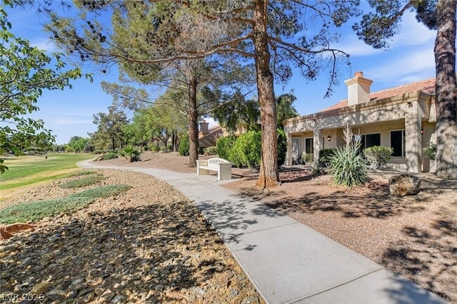 Building Photo - 2628 Highvale Dr