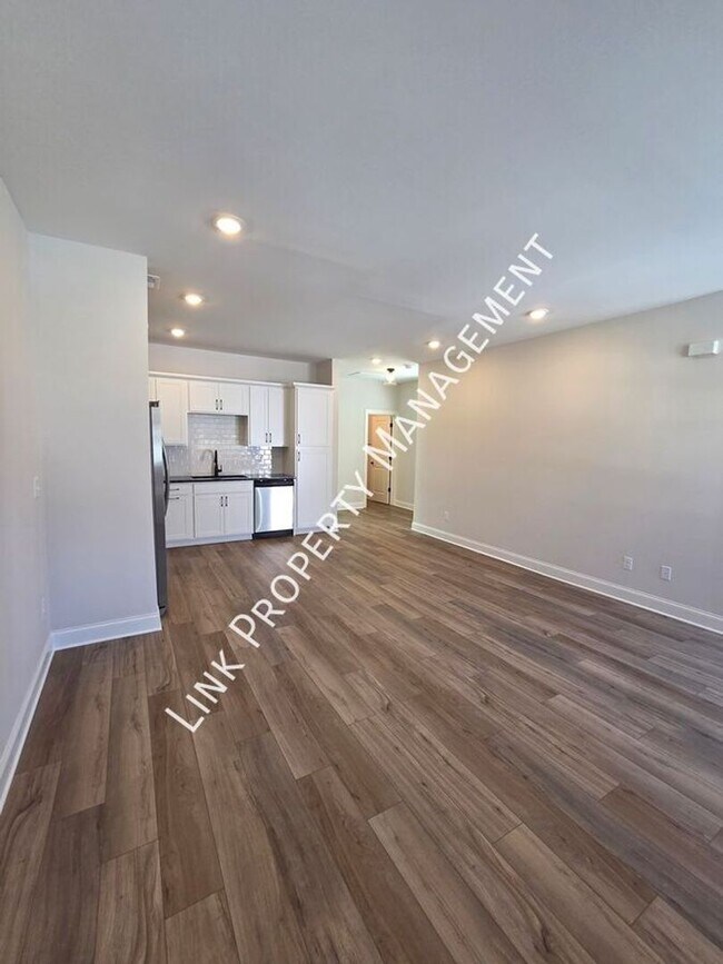 Building Photo - Brand New Townhome 3/3 Downtown near UTC and Erlanger