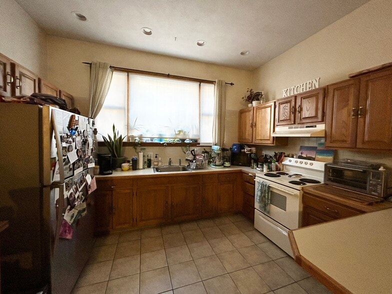 Building Photo - 264 Shawmut Ave