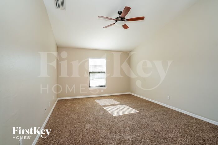 Building Photo - 2203 SW 11th Ct