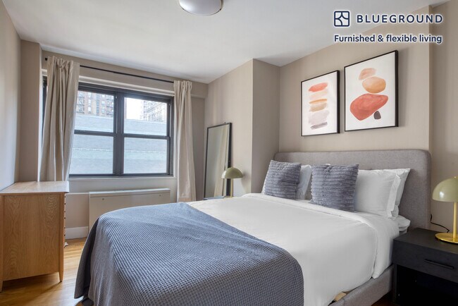 Building Photo - 160 E 88th St