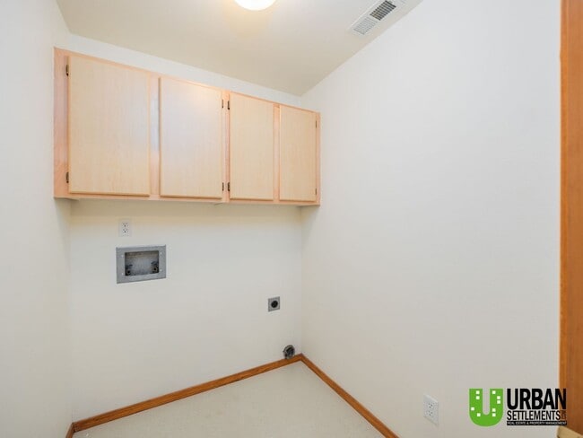Building Photo - Spacious 2 Bed, 2 Bath Duplex with Large Fenced Yard in Spokane Valley