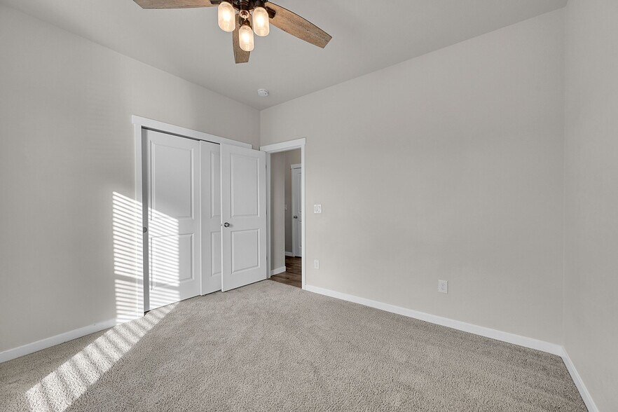 Building Photo - 16556 Hallmark Trl