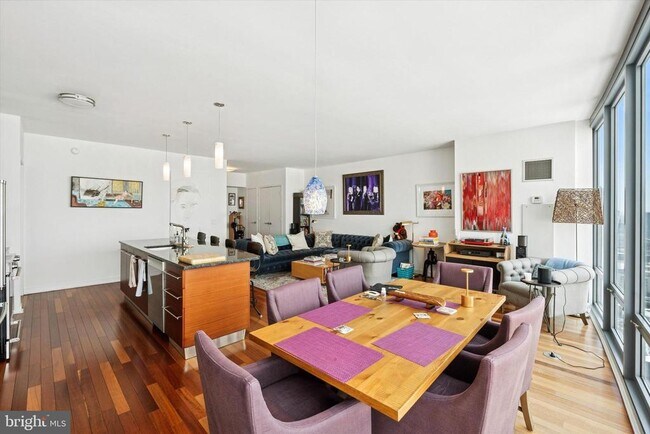 Building Photo - 2101 Market St