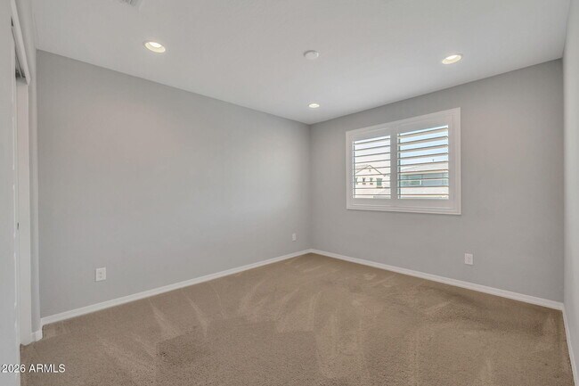 Building Photo - 5819 N 88th Ln