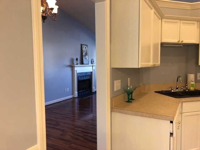 Building Photo - 905 Lowry Ct