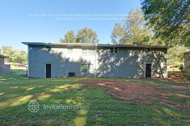 Building Photo - 10165 Twin Oaks Dr