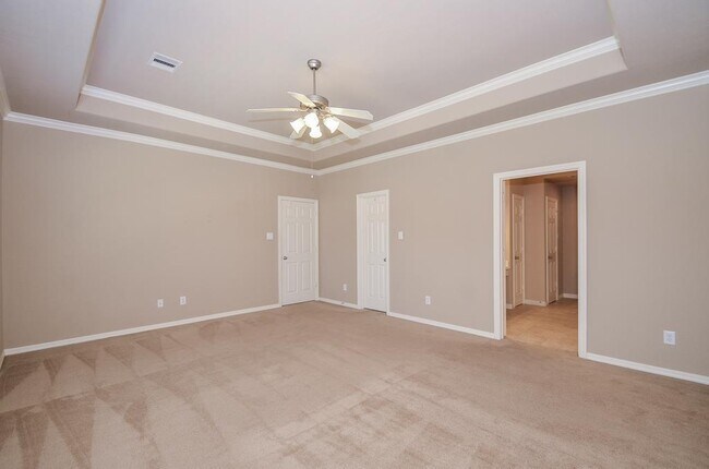 Building Photo - 3042 Royal Oaks Crest